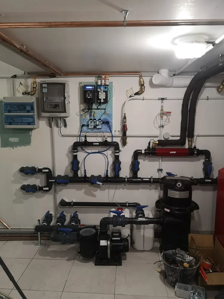 entretien de vos équipements de piscine avec aqua pool techwebp