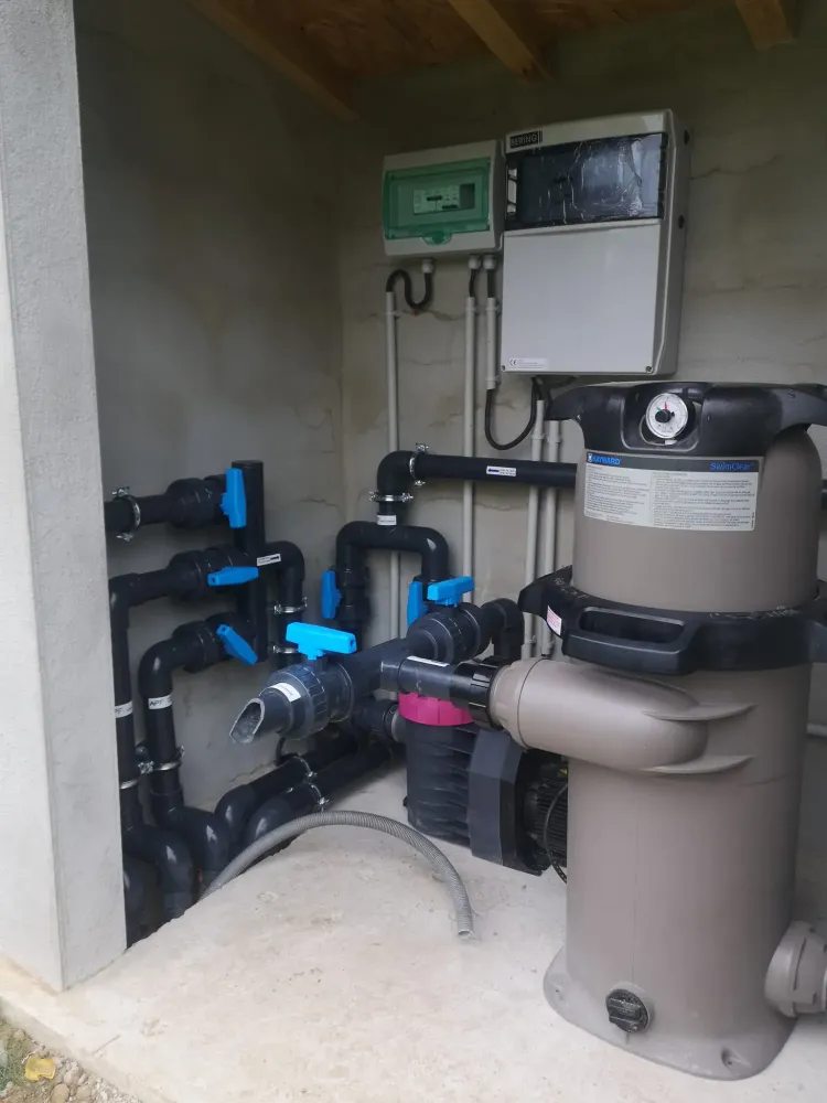 entretien équipements piscine avec aqua pool techwebp