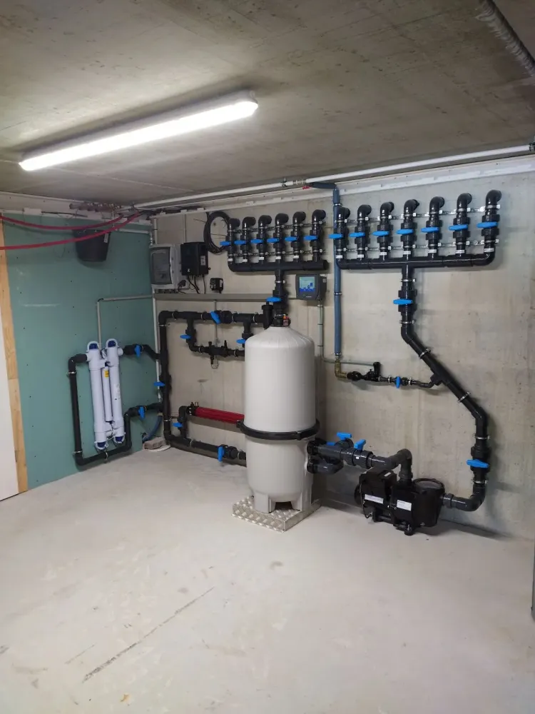 filtration piscine avec aqua pool tech